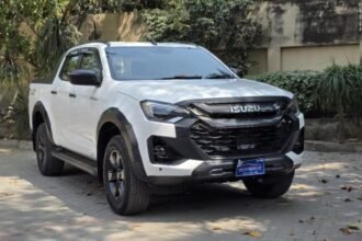 2025 Isuzu D-Max interior cabin