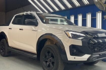 D-Max at Port Qasim, interior shots, comparison with Hilux